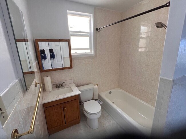 Photo - Newly remodeled 2 bedroom 1 bathroom upper...