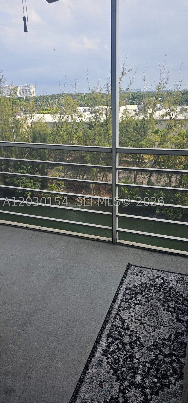 Photo - 3660 NE 166th St Unit 611