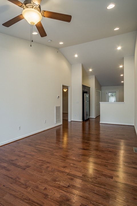 Building Photo - 403 W Broad St Unit 31 Rental
