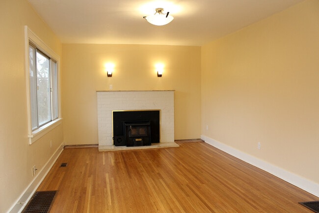 Photo - 3423 NE 54th Ave