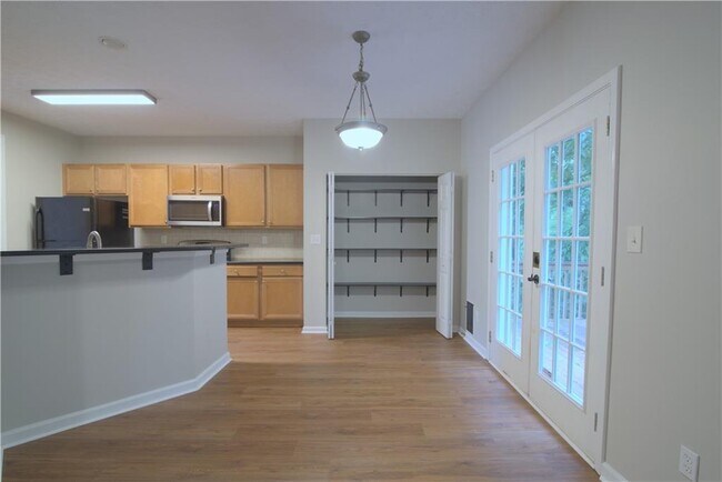 Photo - 2013 Ridgestone Landing SW