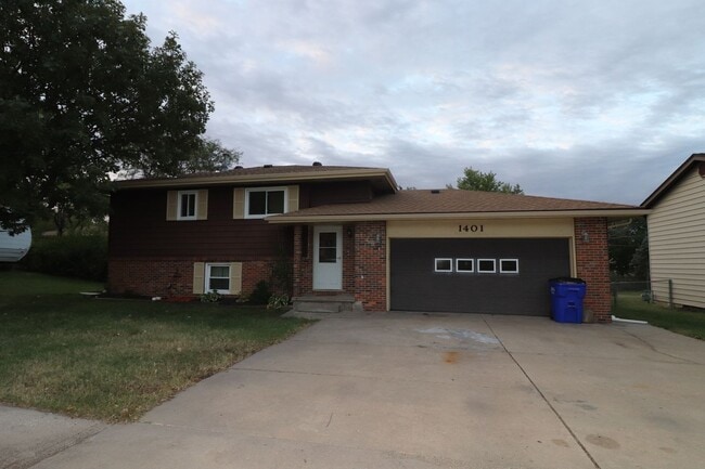 Building Photo - Spacious Home for Rent!