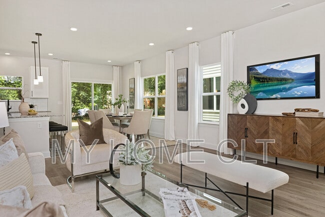 Photo - 2318 Rebecca Ave