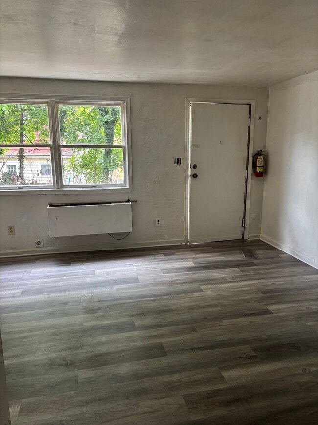 Photo - 154 Glenn St