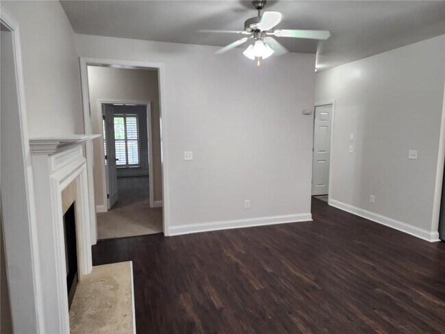 Photo - 465 Roland Manor Dr