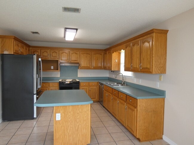 Photo - 3 Bedroom Home Near NAS Pensacola