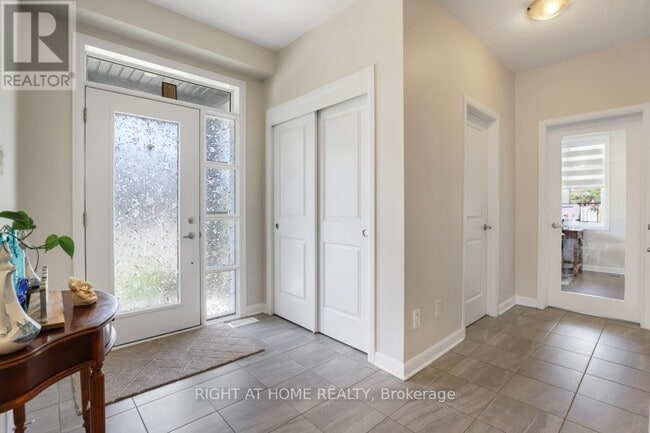 Photo - 900 Serrano St