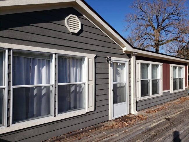 Building Photo - 132 Granbury