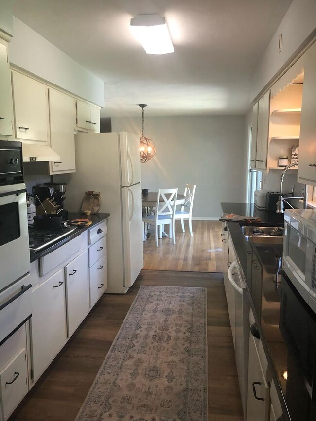 208 Lindberg Rd
