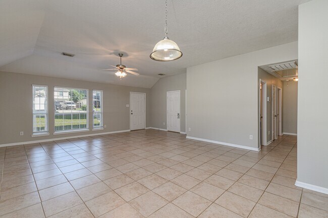 Photo - 5500 N Buffalo Cir