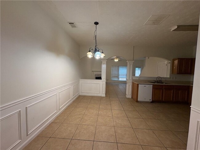 Photo - 2485 Emma Way NW