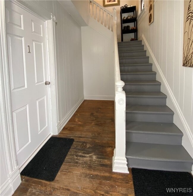 Photo - 244 Purdy St