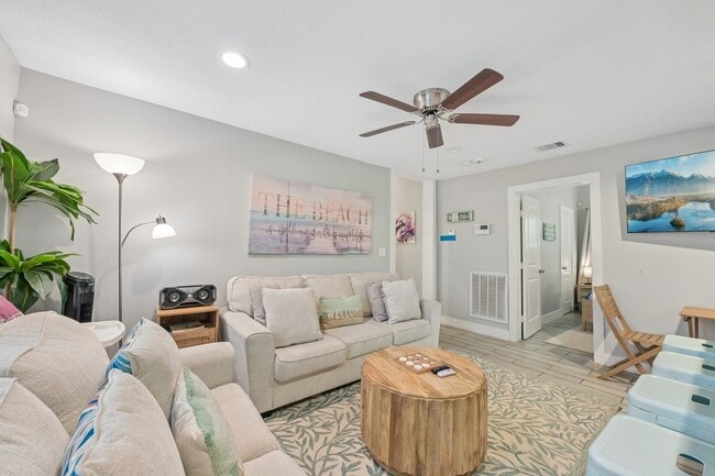 Photo - 1022 Avenue L