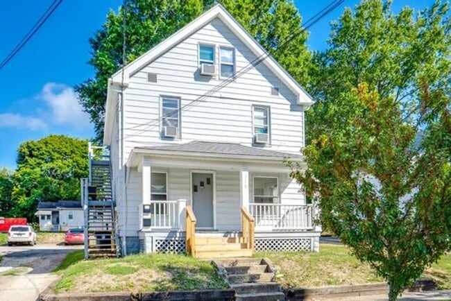 Building Photo - 313 Power St Unit #4