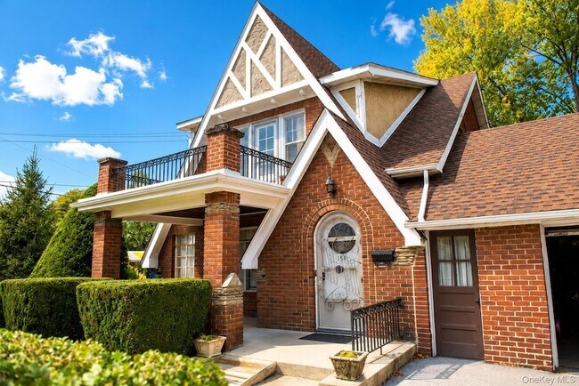 153 Wisner Ave Unit 157