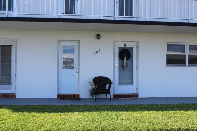 Building Photo - 1113 Lake Ter Rental