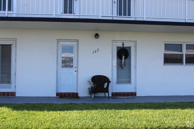 Building Photo - 1113 Lake Ter Rental