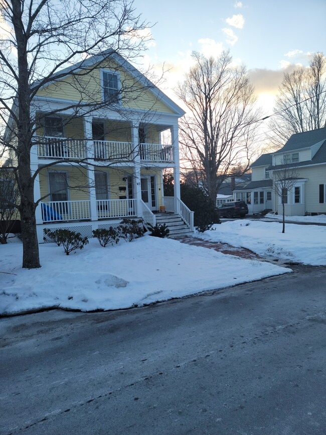 Building Photo - 27 Walnut St Unit 27 Walnut St