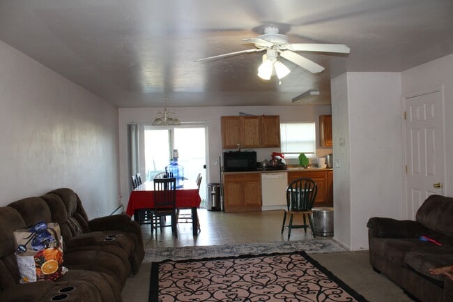 Photo - 2521 Meadow Cir