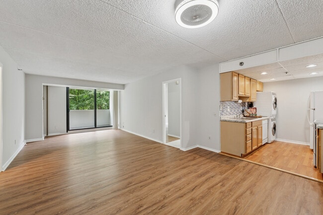 Photo - 5911 Edsall Rd Unit 403