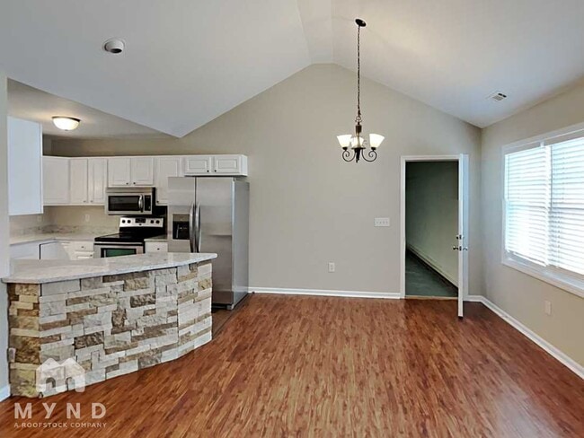 Photo - 816 St Andrews Pl