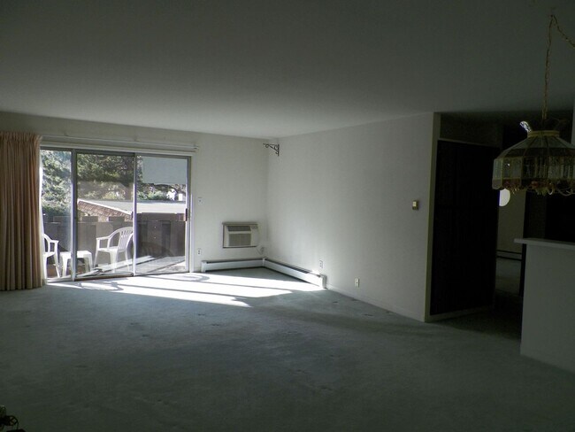 Photo - Well-Located 2 Bedroom Condo Available Mid June