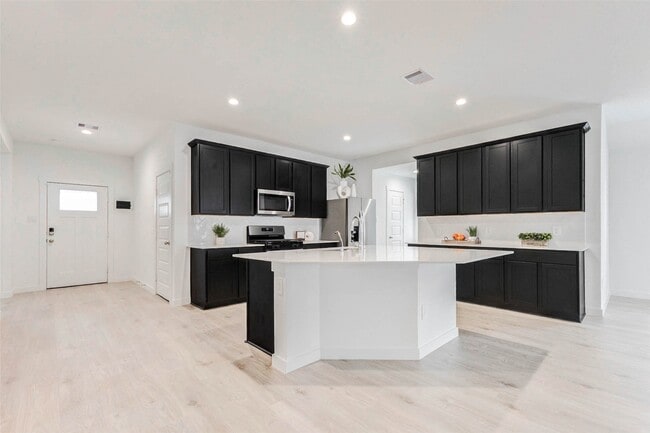 Building Photo - 29918 Gallatin River Ln