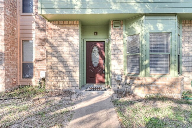 Photo - 2713 St Joseph St