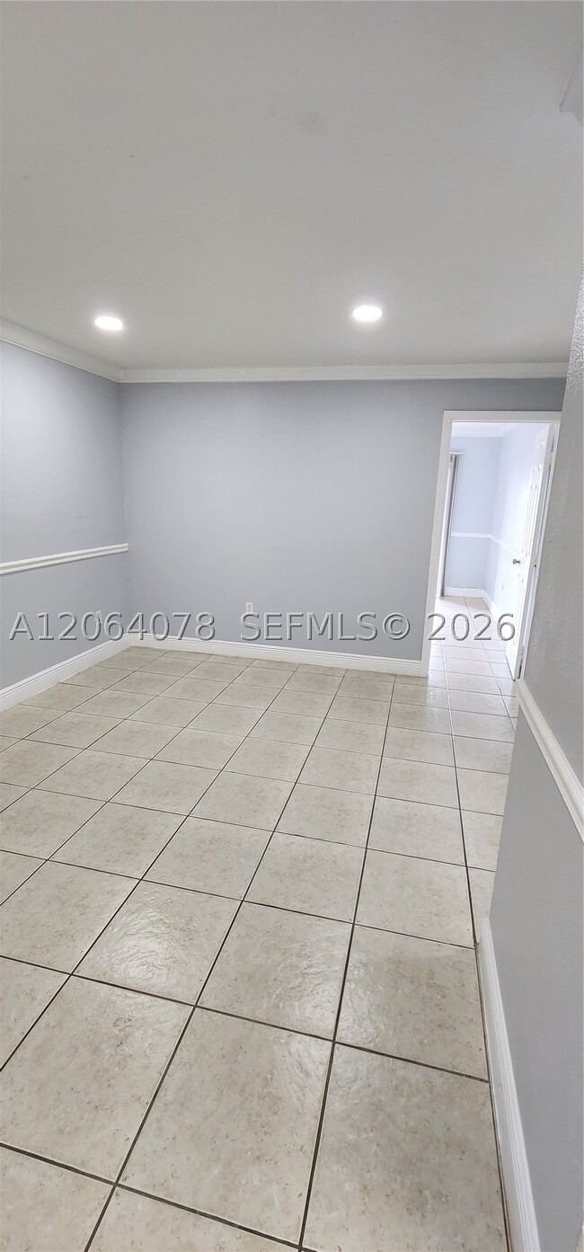 9405 SW 76th St Unit Y32