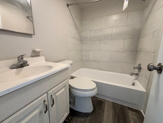Photo - 894 N 42nd St Unit 3