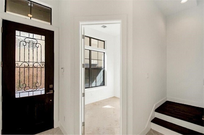Photo - 1120 Columbus St