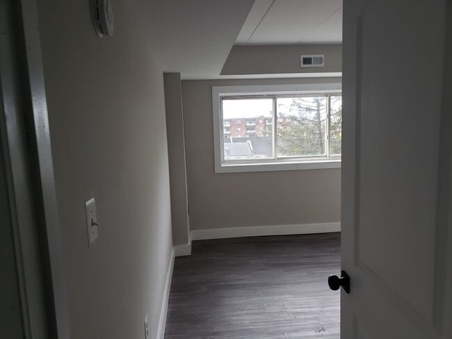 Photo - Embassy Aparments