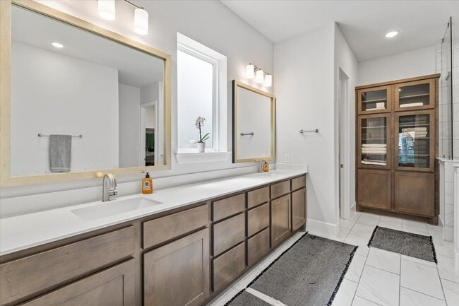 Building Photo - 28 Clearview Terrace Pl