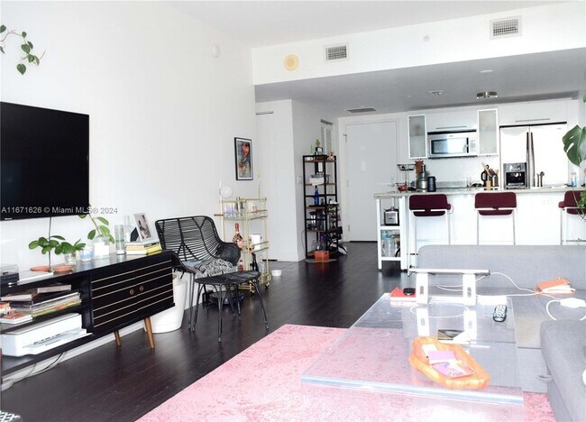 Photo - 185 SW 7th St Unit 2814