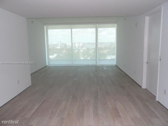 Photo - 2 br, 2.5 bath Condo - 10203 Collins Ave U... Unidad 905