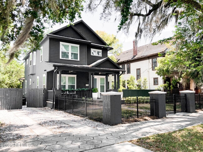 Photo - 1139 N Market St