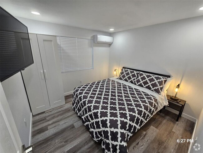 Building Photo - 6903 N River Blvd Unit B Rental