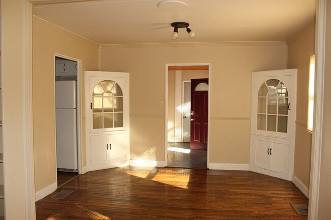 Photo - PRELEASING for AUGUST! Close to Campus: Fenced Yard, Garage, and In-Unit Washer and Dryer