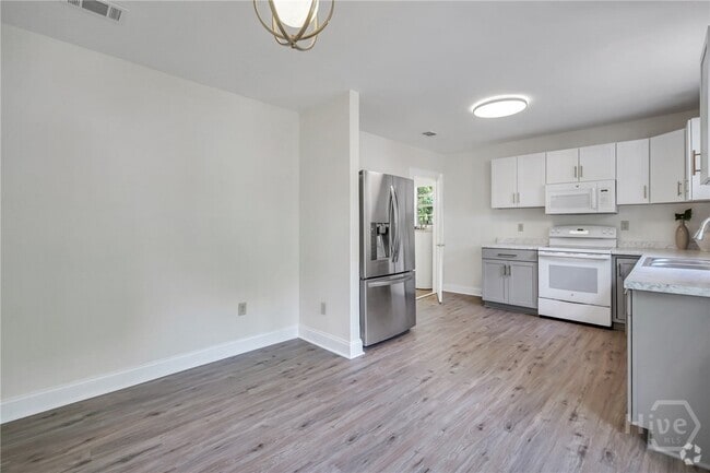 Building Photo - 405 S Baldwin Cir Rental