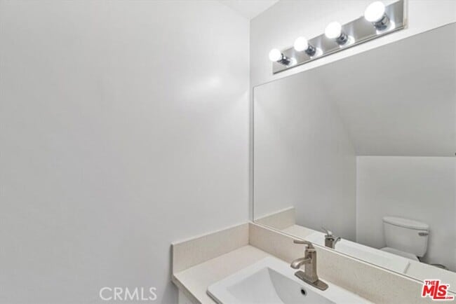Photo - 5643 Willowcrest Ave