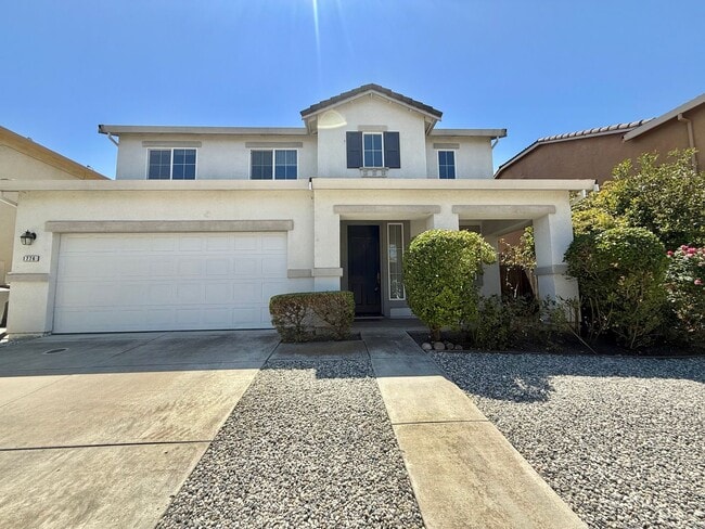 Building Photo - Lovely 2 Story Home In East Woodland In Great Location