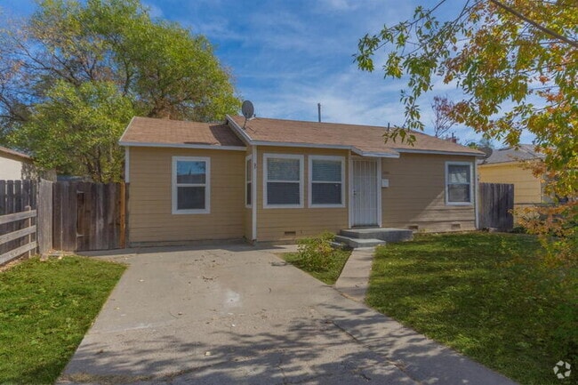 Building Photo - 3928 Elm St Rental