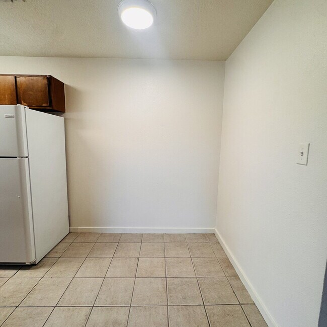 Photo - Welcome home to your 2 Bedroom | 1 Bathroom Apartment located in Nederland, TX. Unidad 14