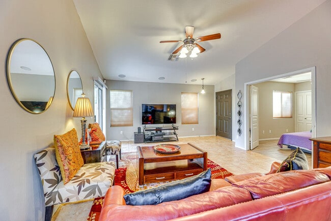 1884 W CALIBERA Ct Unit SI ID1546494P