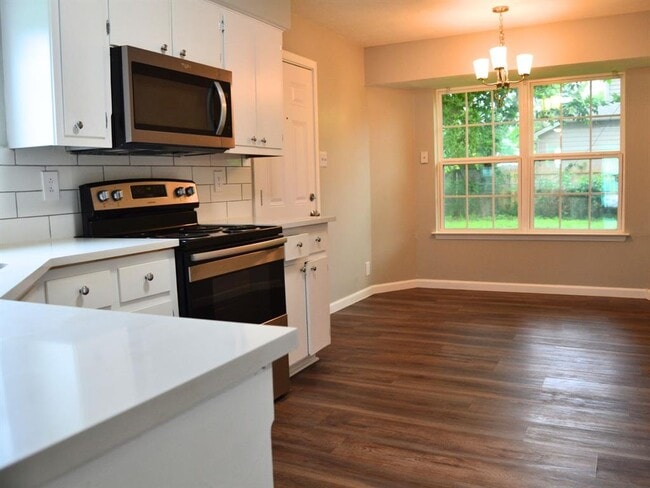 Photo - 12400 Tree Line Dr