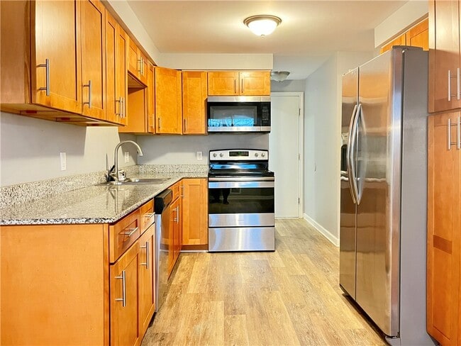 Photo - 6 Bucklebury Hill