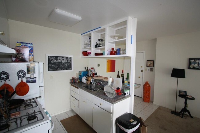 Photo - 800-818 E 20th Street Apartamentos