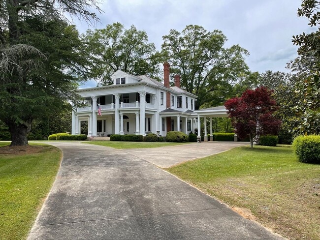 Photo - Stately Mansion on 17 Acres with Enormous ...