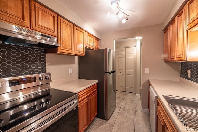 Photo - 705 Idlewood Blvd N