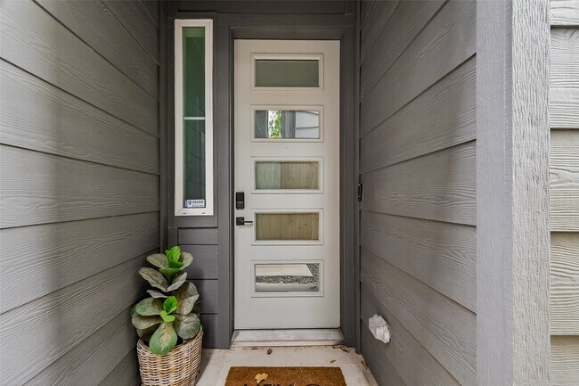 Photo - 1406 Mansfield St